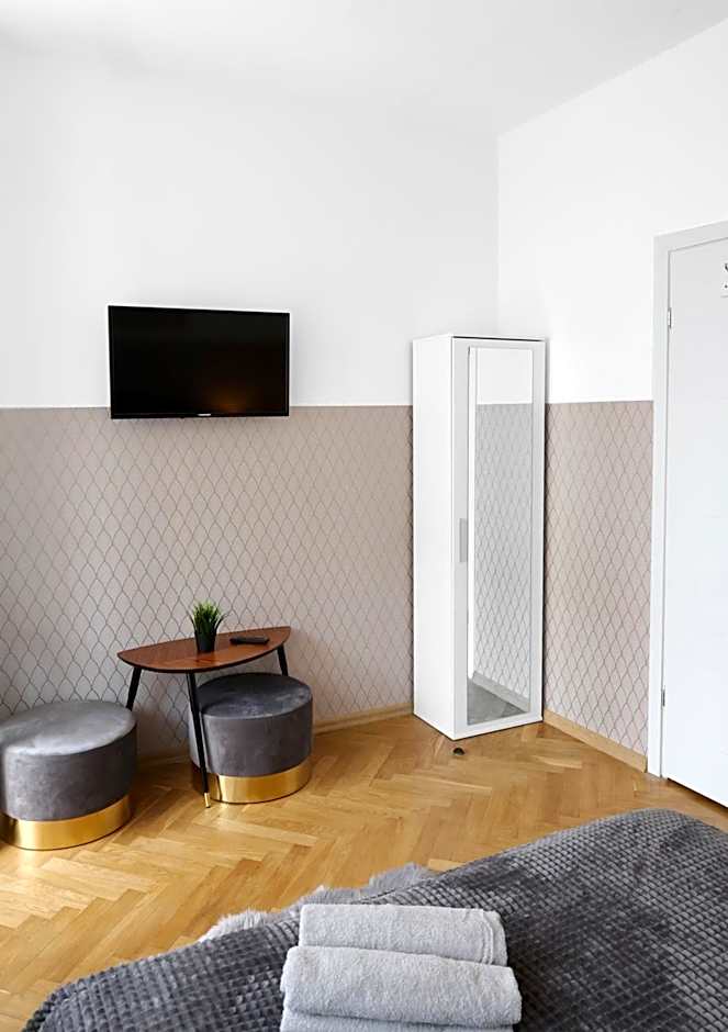 ClickTheFlat Three Crosses Square Apart Rooms