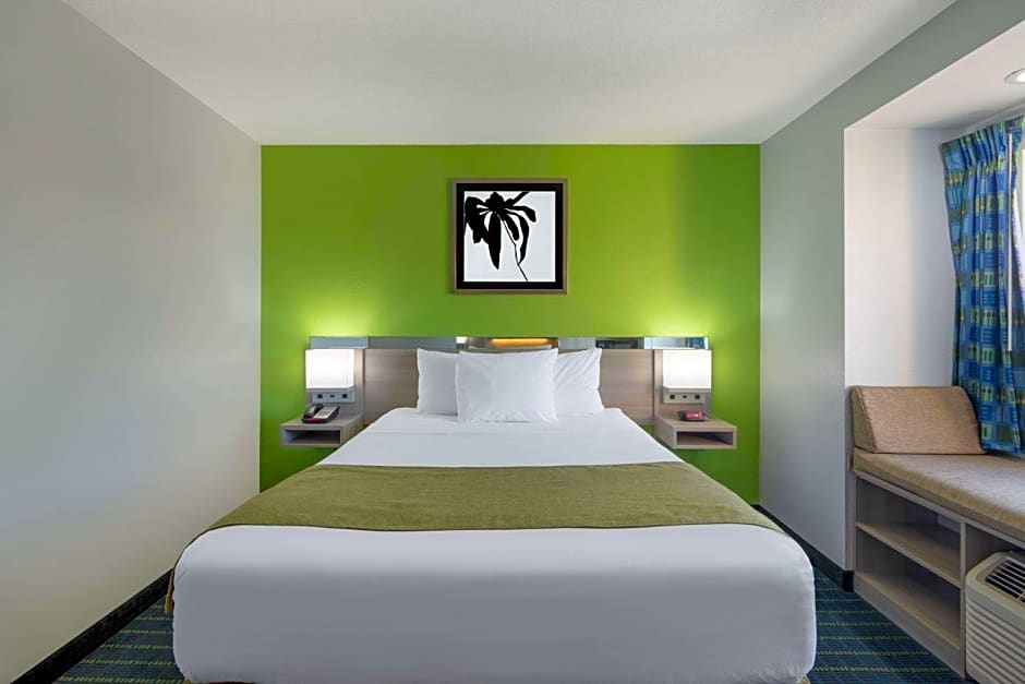 Microtel Inn & Suites by Wyndham Cornelius/Lake Norman