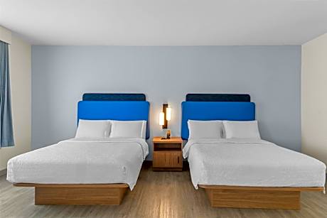 Queen Room with Two Queen Beds and Sofa Bed - Non-Smoking
