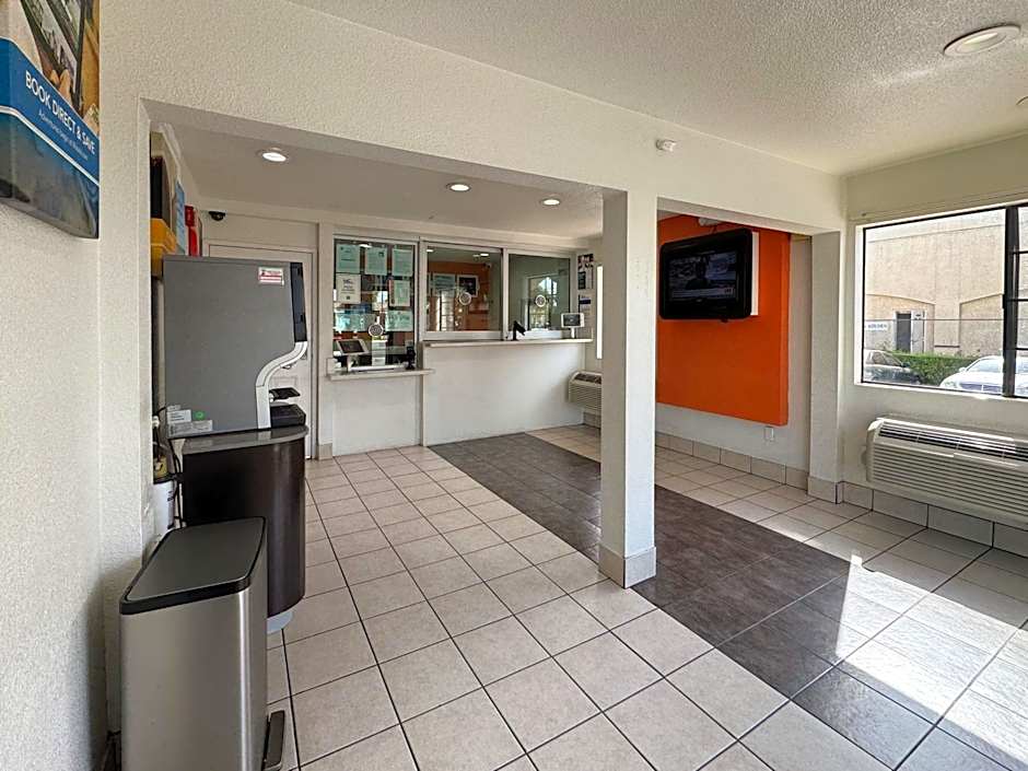 Studio 6 Bellflower CA Los Angeles