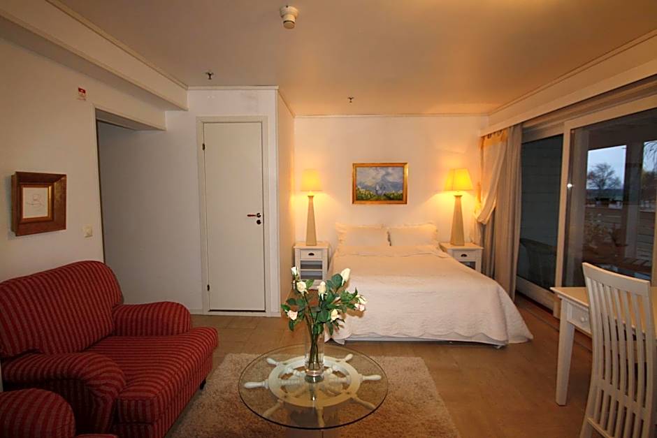 Sunde Fjord Hotel, free and easy parking