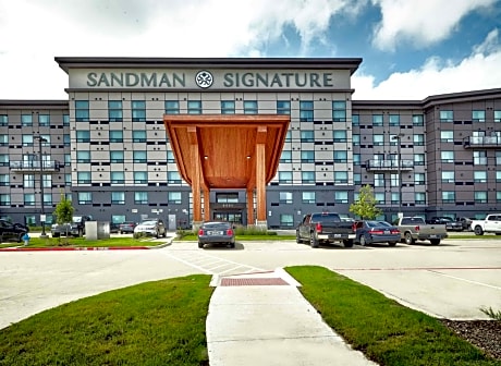 Sandman Signature Plano-Frisco Hotel