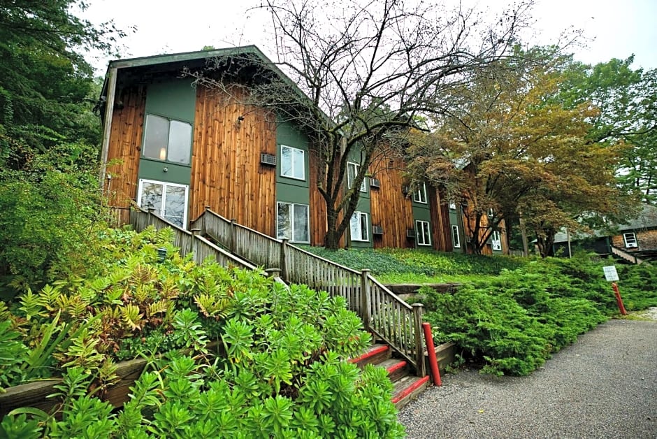 Apple Tree Inn