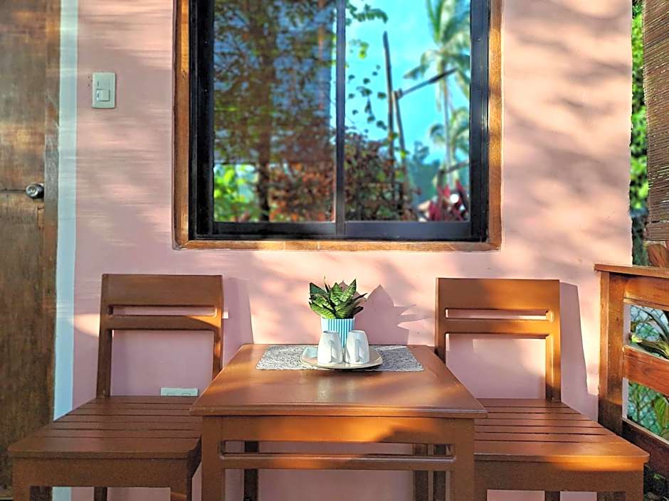 NoBi's Inn, Port Barton