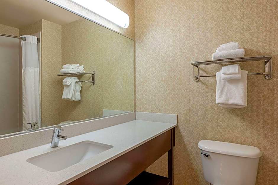 Wingate by Wyndham Gillette