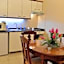 Comfort Hotel Suites