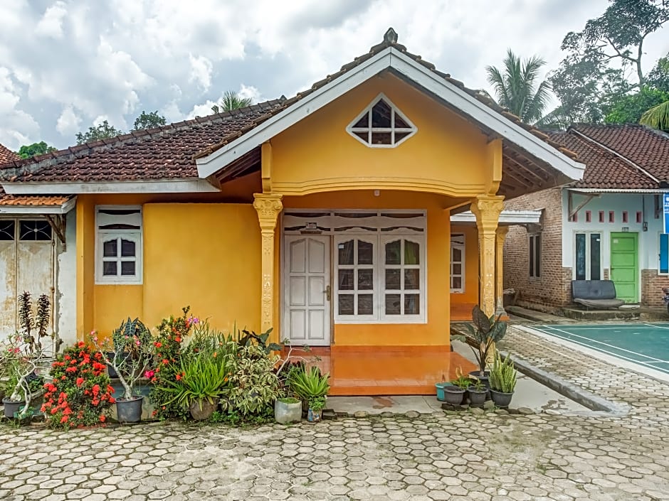 OYO 91255 Desa Wisata Embung Purworejo Syariah