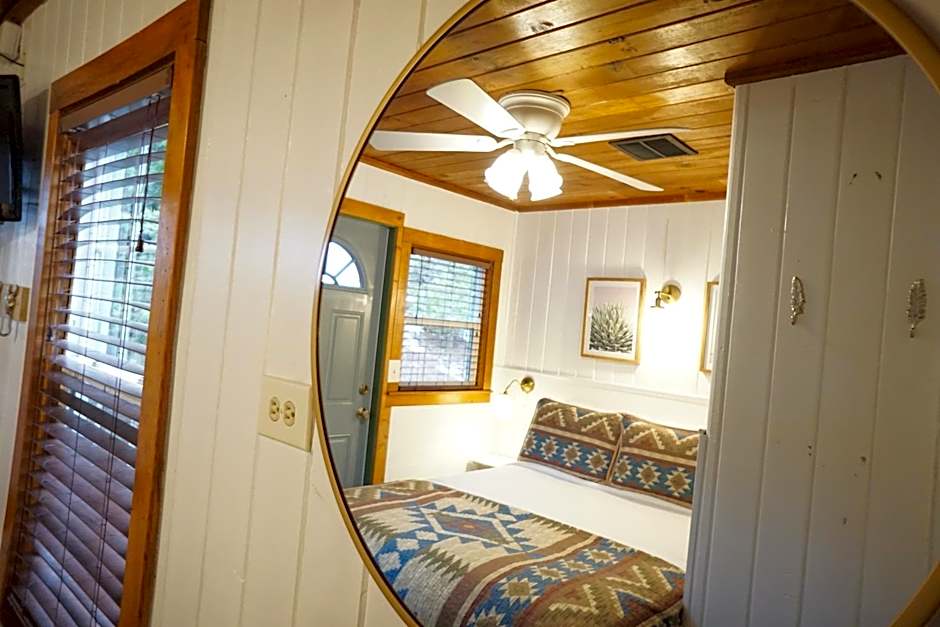 Shaver Lake Village Hotel