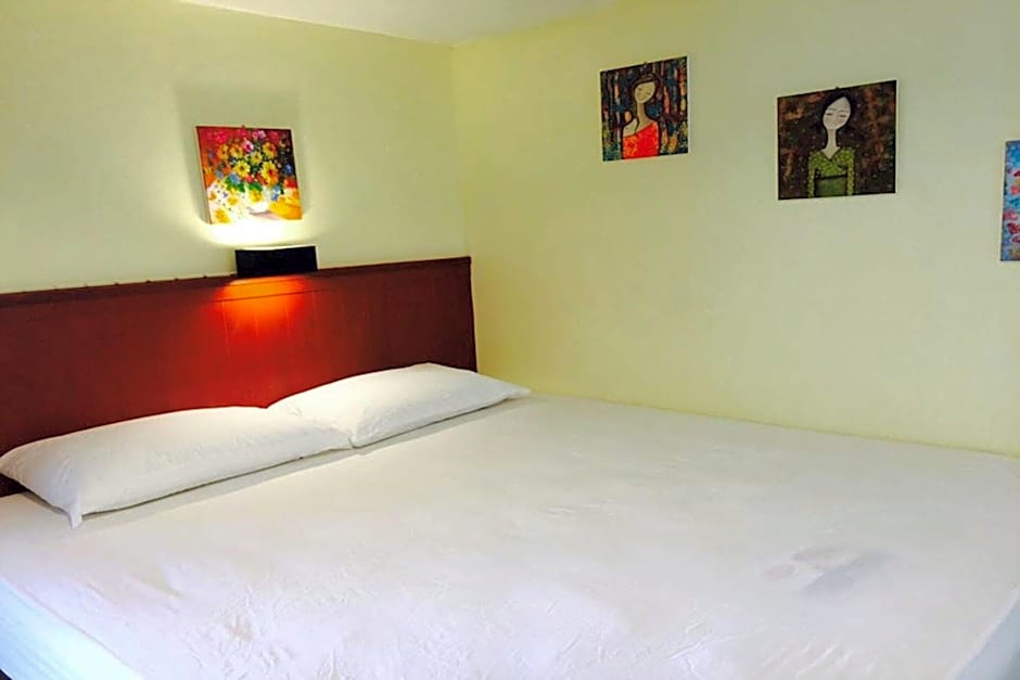 Phangan Barsay Hostel