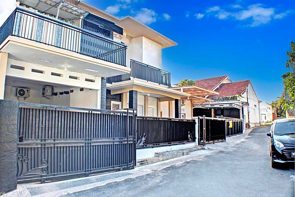 OYO Life 93138 Anugrah Kost Syariah