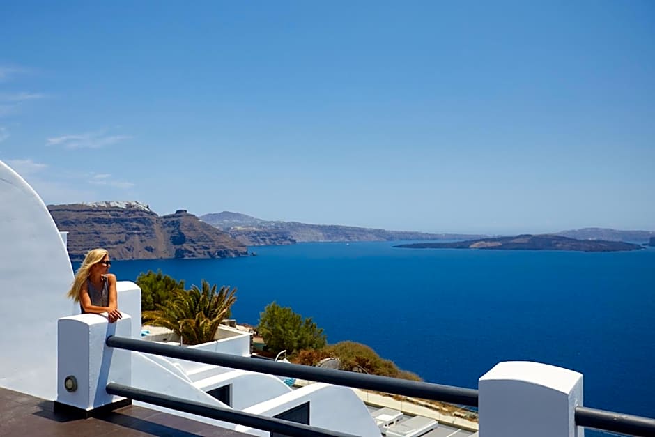 Oia Suites