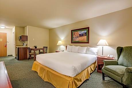 King Suite - Non-Smoking