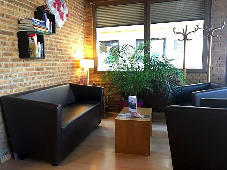 LOGIS Hotel Restaurant Auberge Du Cheval Blanc