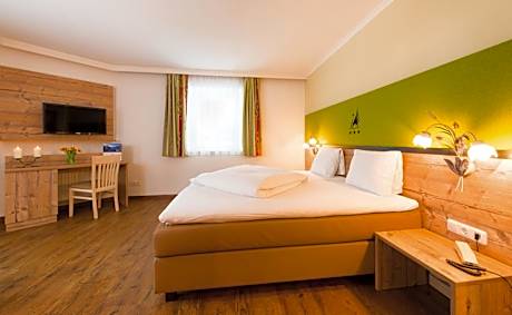 Standard Triple Room (2 Adults + 1 Child)