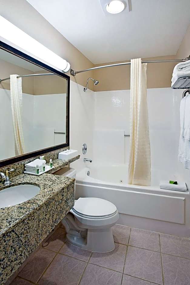 Best Western Plus Marina Shores Hotel