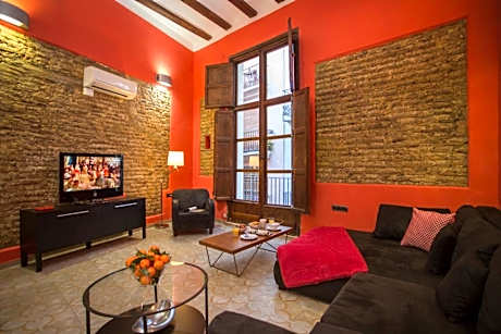 Next to Central Market, Cathedral and Town Hall