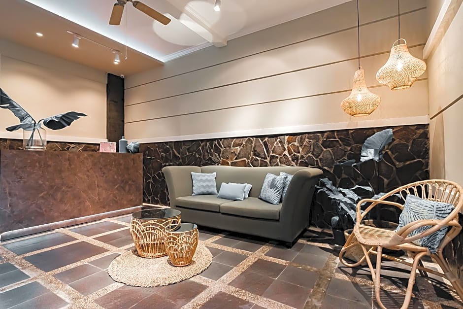 RedDoorz Plus @ Bagusrangin Street