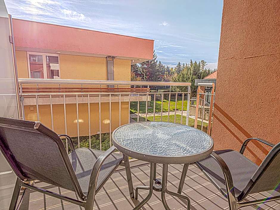 Holiday Beach Budapest Wellness Hotel with Sauna Park