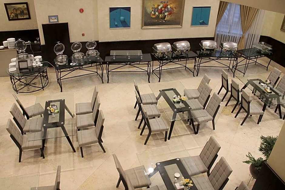 Le Vendome Hotel