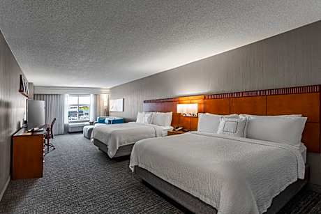 Room, 2 Queen Beds, City View