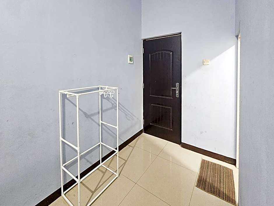 Homestay Sido Joyo near Sunrise Mall Mitra RedDoorz