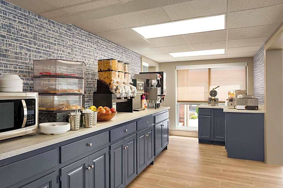 AmericInn by Wyndham Branson & Conference Center