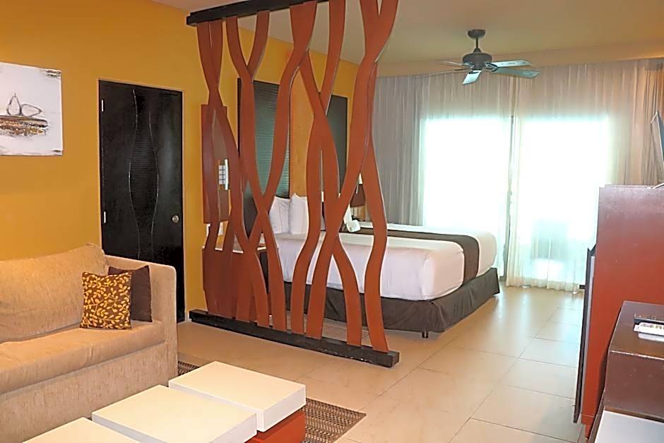 Generations Riviera Maya Family Resort - Catamaran, Aqua Nick & More Inclusive