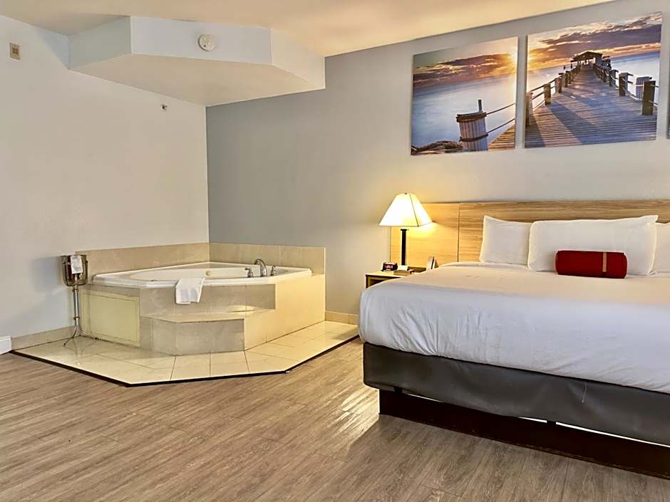 Days Inn & Suites by Wyndham Lakeland