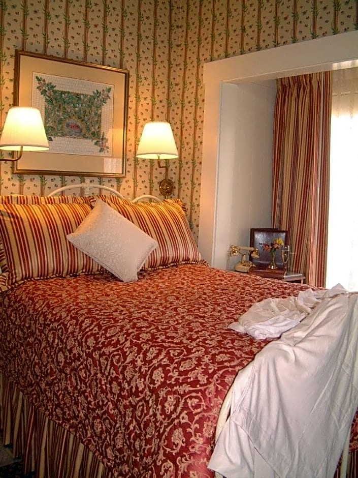 The Mendocino Hotel and Garden Suites