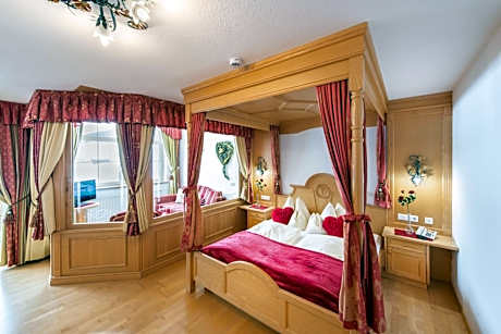 Deluxe Family Suite