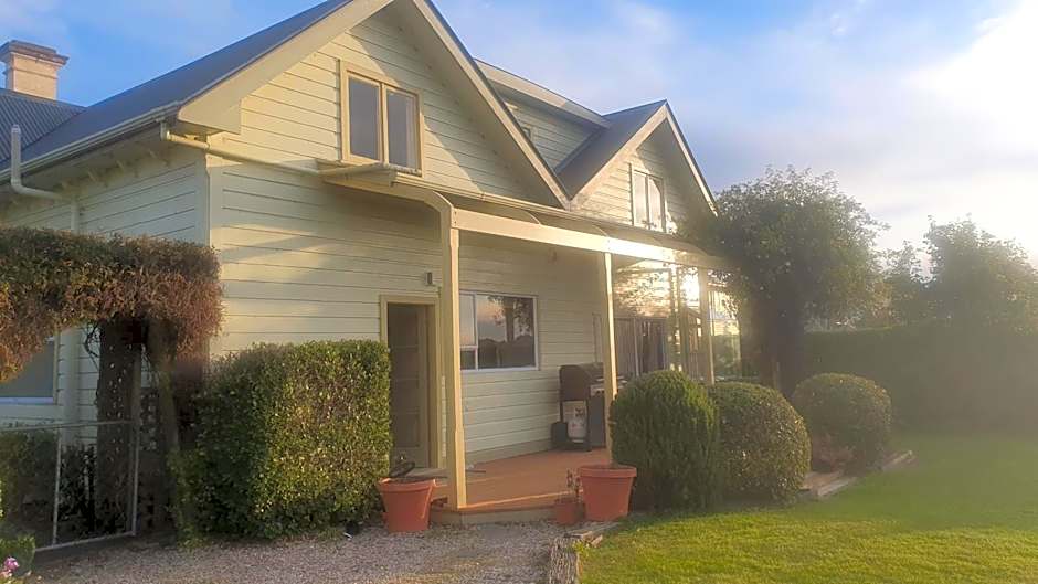 Century House B & B flatlette