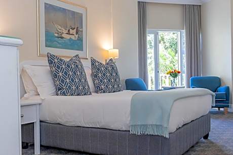 Double Room with Partial Sea View