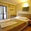 Ford Hotel