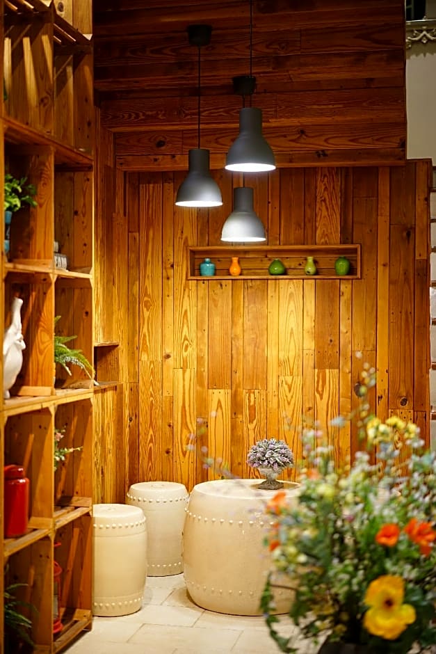 Caza V1 Serviced Apartment