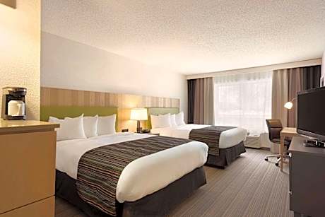 2 Queen Beds, Suite, Nonsmoking