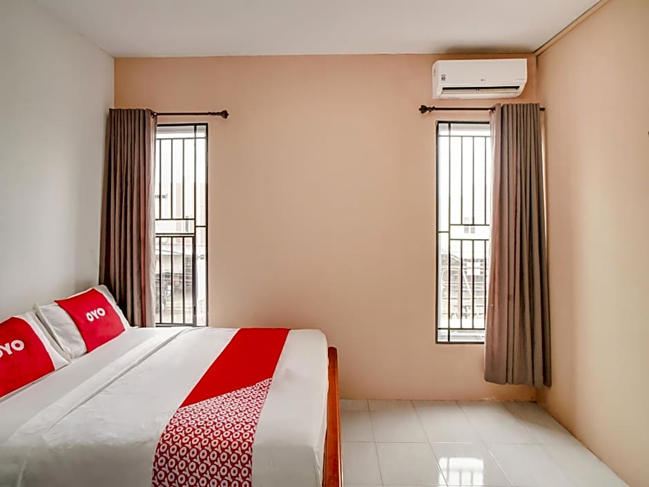 OYO 90024 Botania Homestay & Cafe