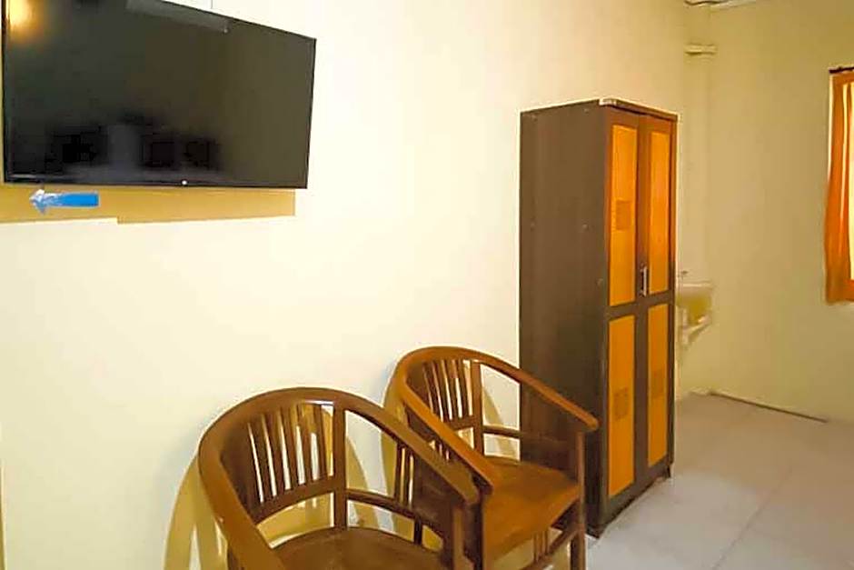 RedDoorz Syariah near T1 Juanda Airport 2