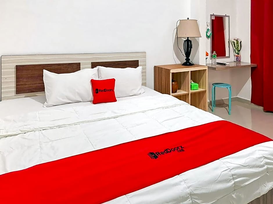 RedDoorz Syariah near Tanjung Pinang City Center