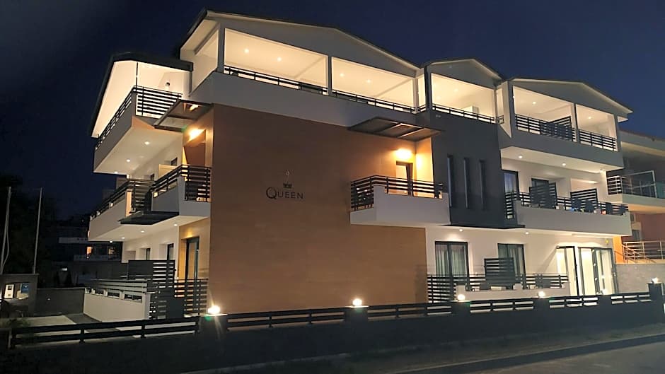 Elizabeth Queen Luxuxy Rooms