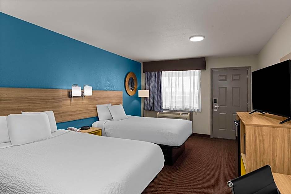 Days Inn by Wyndham Pratt