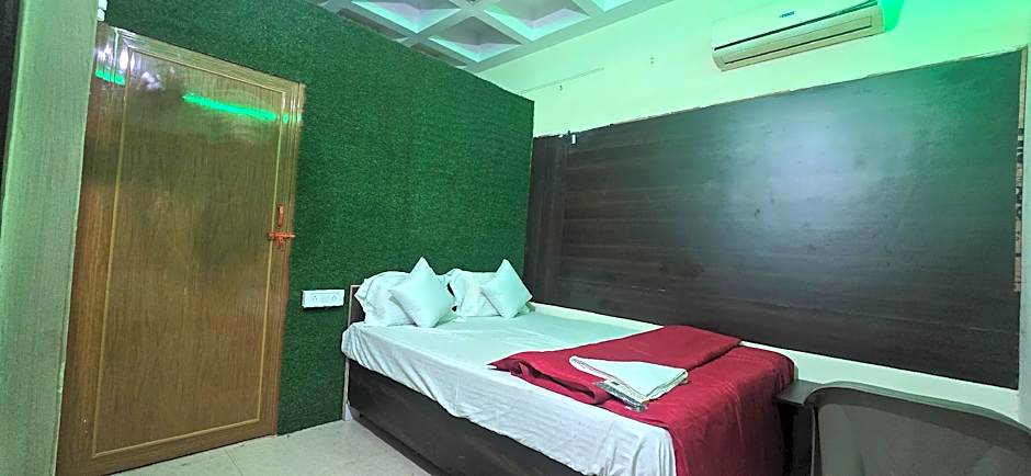 Foto 1 di 4 di Saver Triple Room