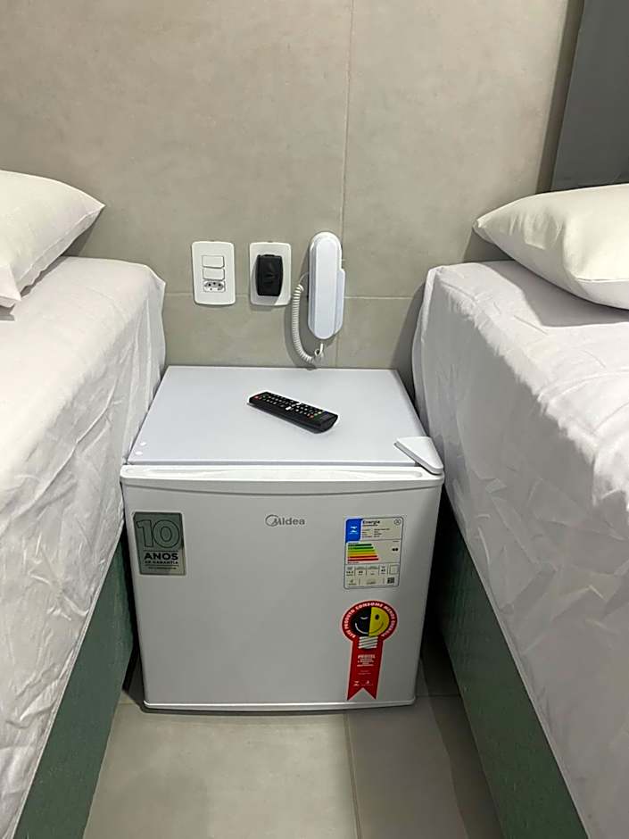 Suíte com banheiro privativo em Pousada recém construída,a 500mts do pátio do forró