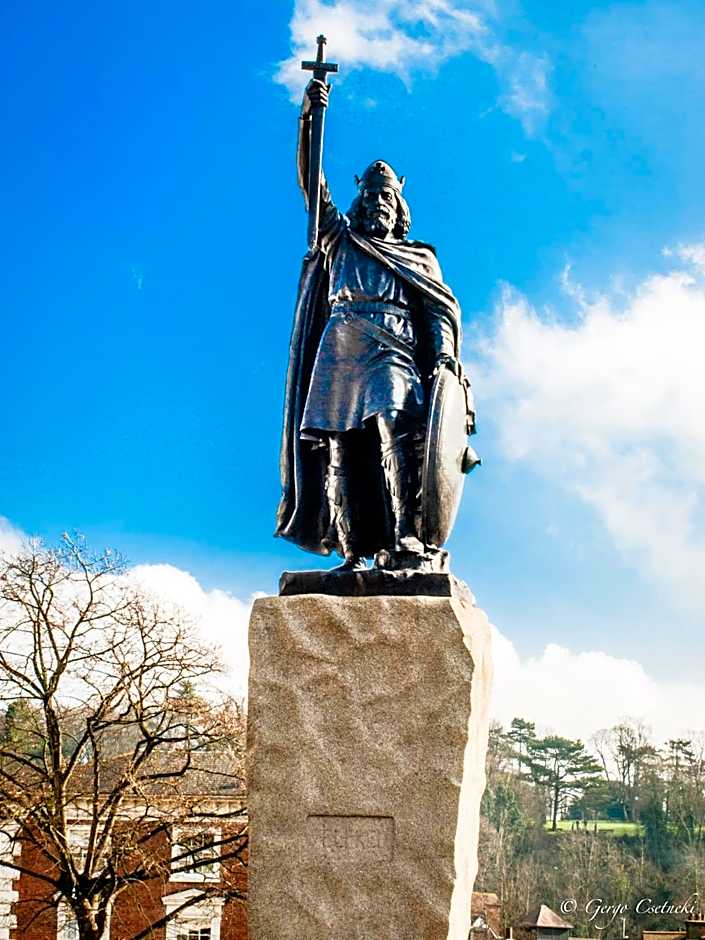 Winchester Wessex Hotel by Sunday