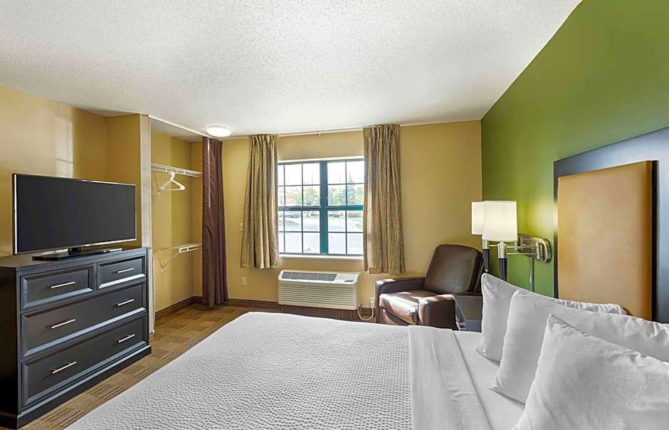 Extended Stay America Select Suites - Milwaukee - Waukesha
