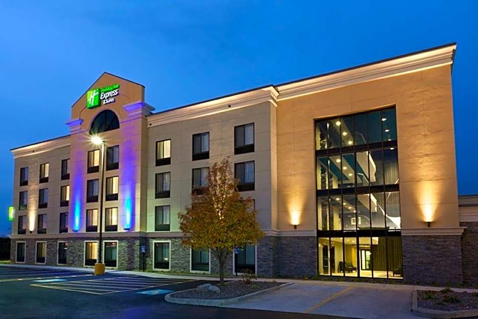 Holiday Inn Express and Suites Batavia By IHG