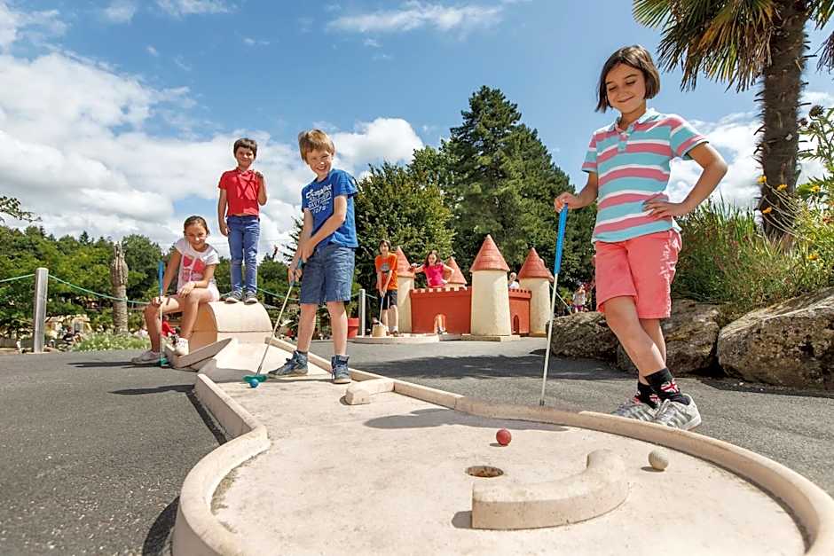 Insolites, Les Ormes, Epiniac