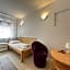 ETNA - Hostel -Noclegi Rzeszów 24 Pokoje -PARKING-