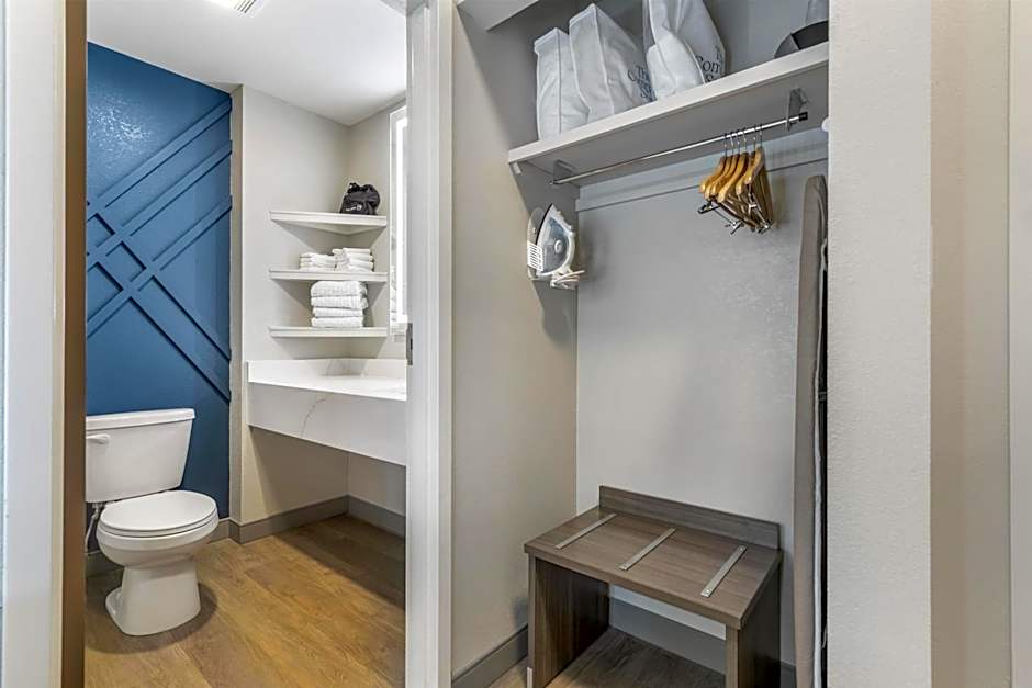 Best Western Plus Revere Inn & Suites