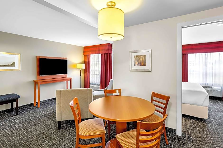 Best Western Thompson Hotel & Suites