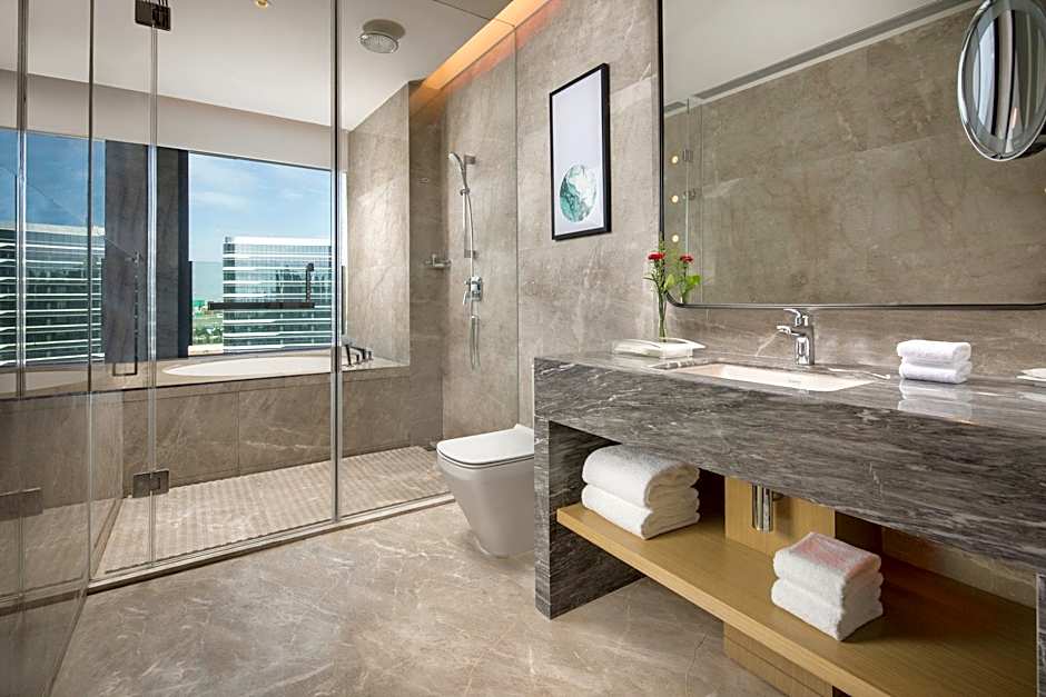 Holiday Inn Zhengzhou Riverside By IHG